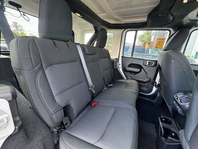 2021 Jeep Wrangler Unlimited Sport Willys photo 4