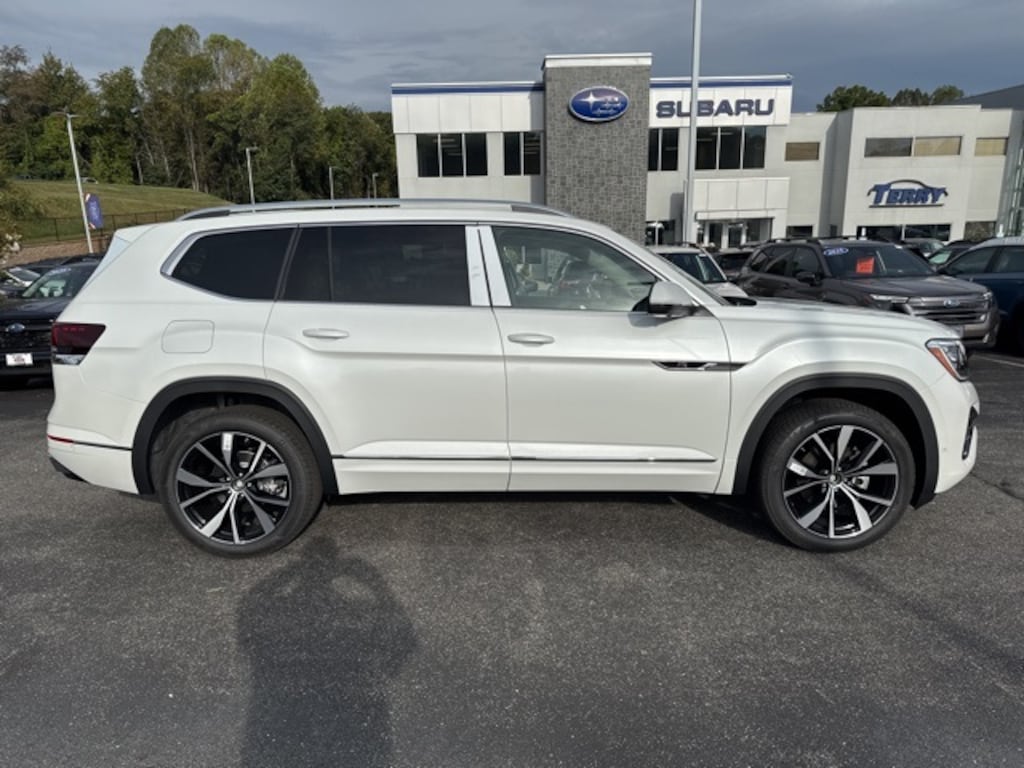 New 2026 Volkswagen Atlas 2.0T SEL Premium R-Line SUV