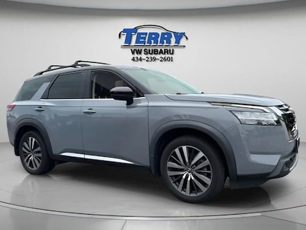 2022 Nissan Pathfinder Platinum SUV