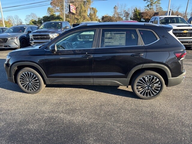 2026 Volkswagen Taos SE photo 3