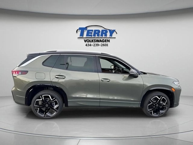 2026 Volkswagen Tiguan SEL R-LINE TURBO's photo