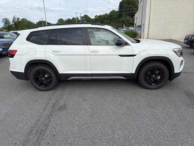 2025 Volkswagen Atlas 2.0T Peak Edition