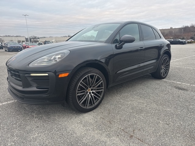 2024 Porsche Macan Base's photo