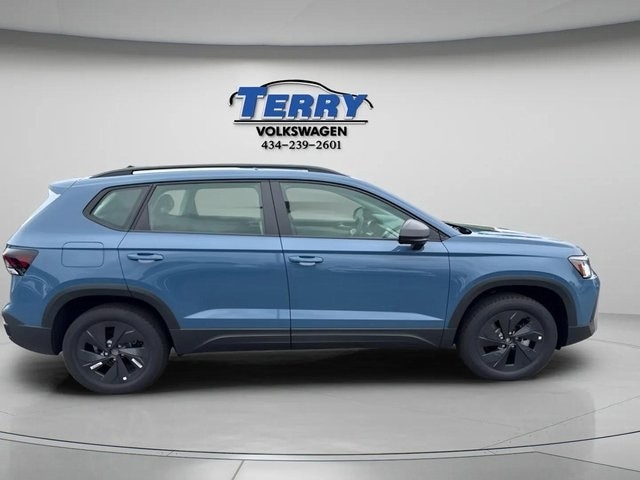 2025 Volkswagen Taos S's photo