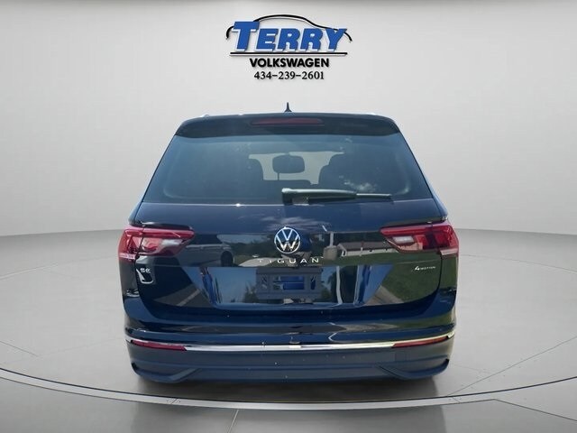 2024 Volkswagen Tiguan SE photo 2