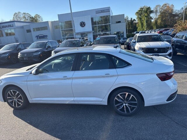 2025 Volkswagen Jetta 1.5T SE photo 4