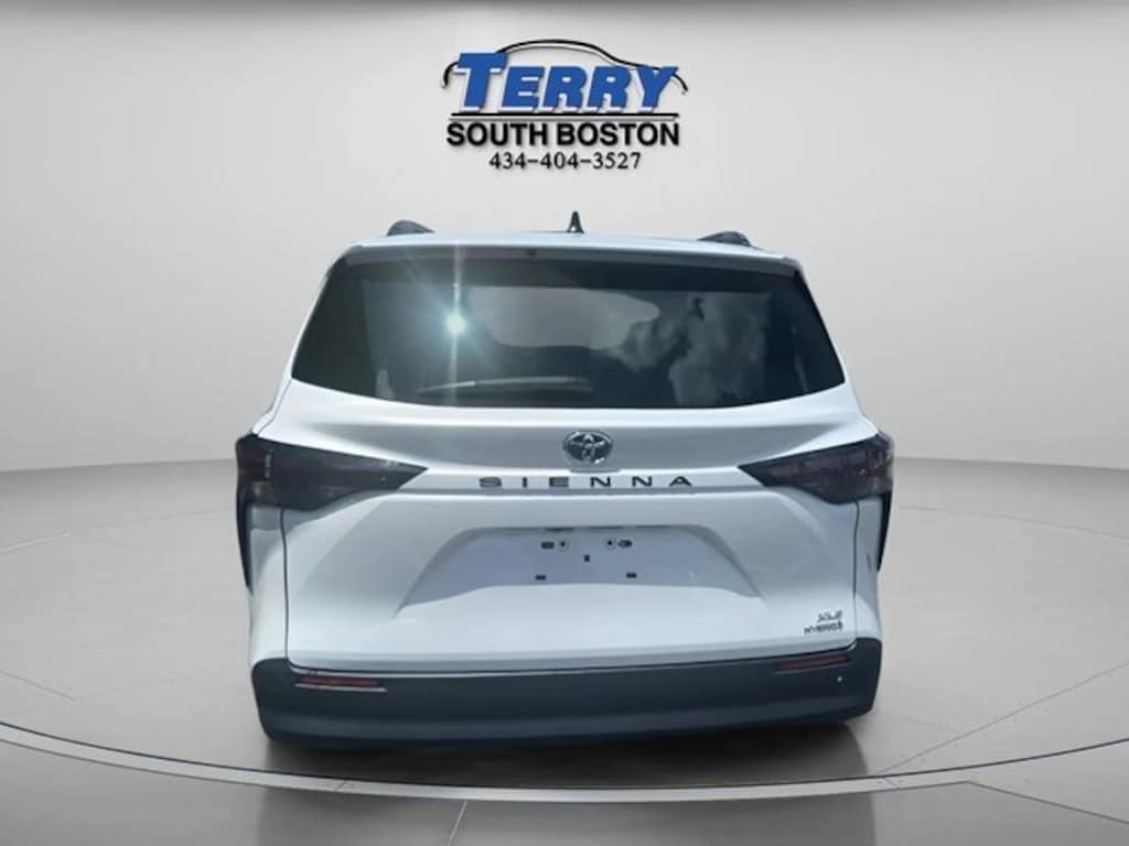Used 2023 Toyota Sienna XLE 7 Passenger Van Passenger Van