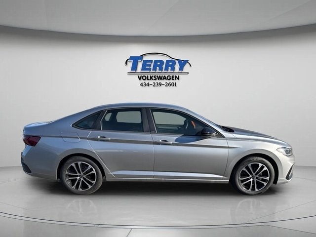 2025 Volkswagen Jetta Sport's photo