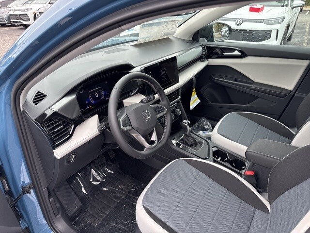 2025 Volkswagen Taos S photo 2