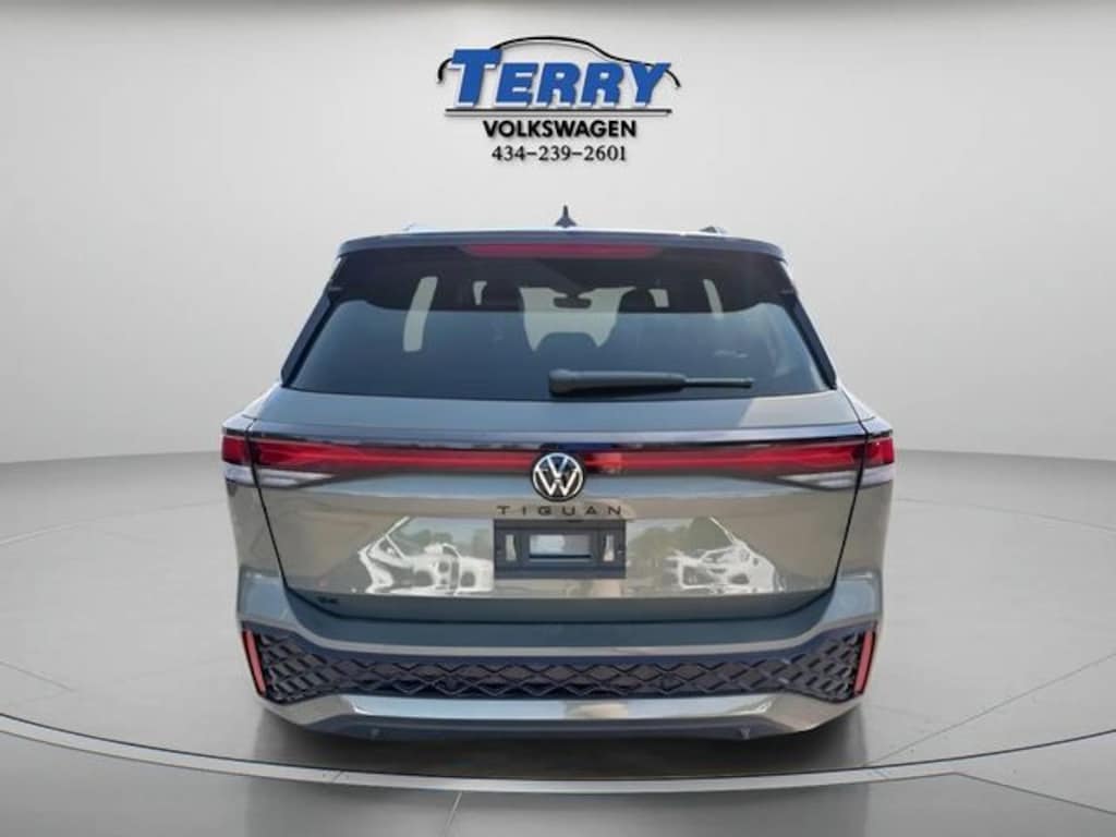 New 2026 Volkswagen Tiguan 2.0T SE R-Line Black SUV