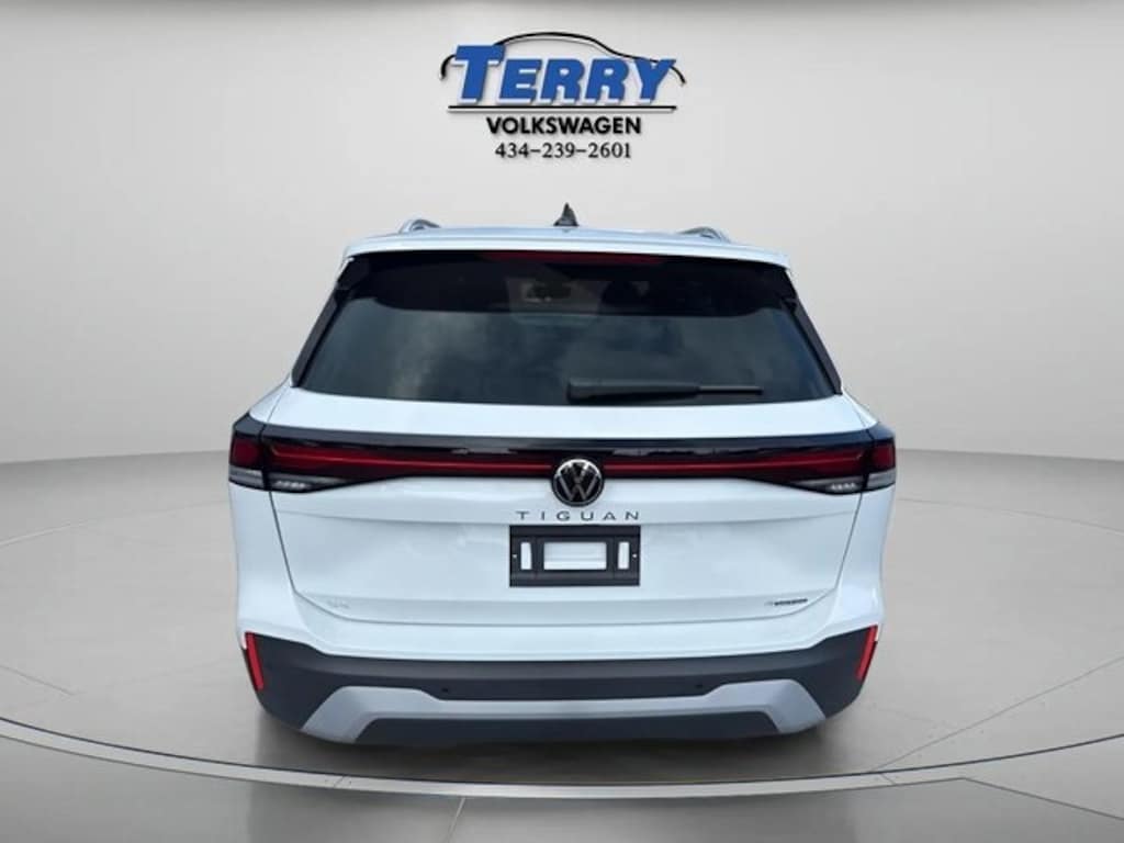 New 2025 Volkswagen Tiguan 2.0T SE SUV