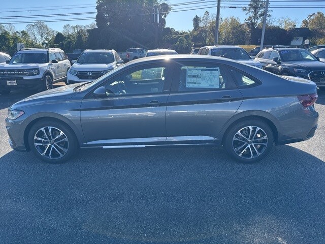 2026 Volkswagen Jetta 1.5T Sport photo 3