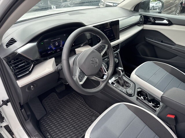 2025 Volkswagen Taos S photo 4