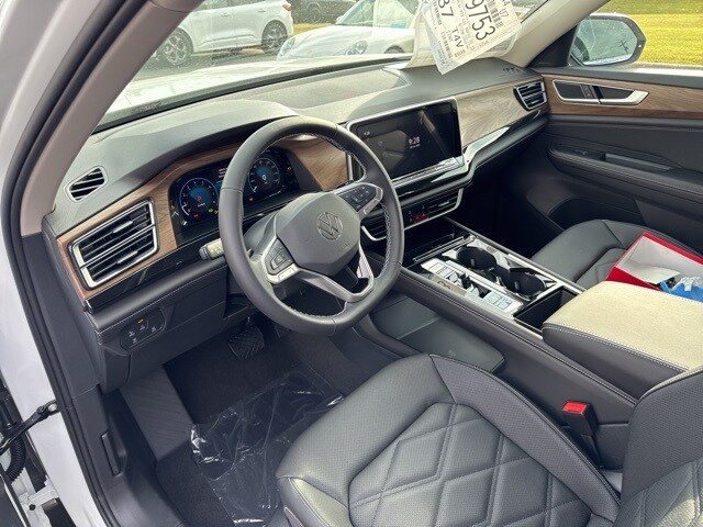 2026 Volkswagen Atlas SE Technology photo 3