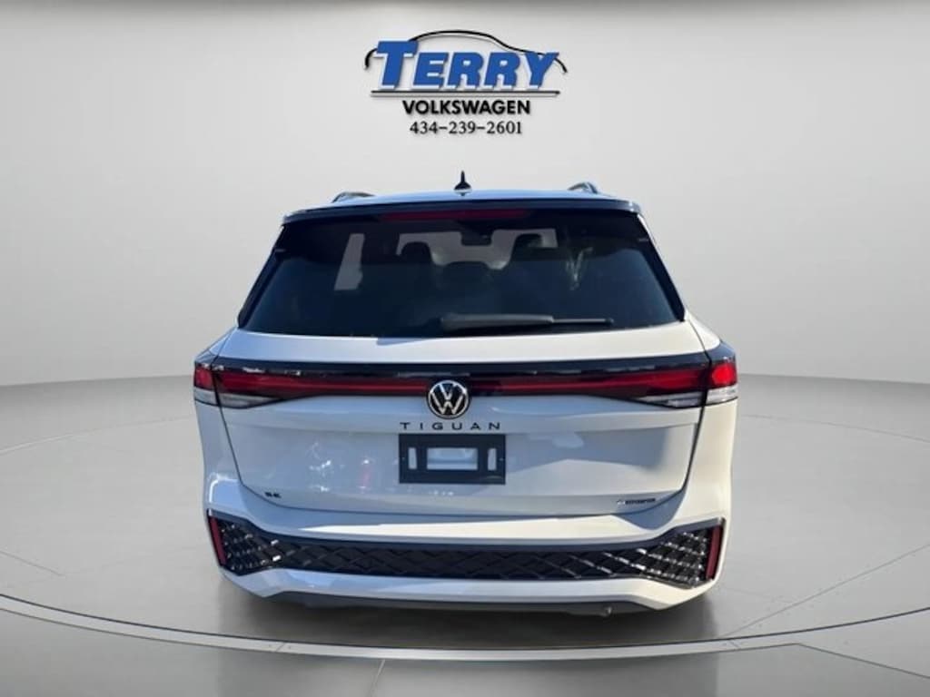 New 2026 Volkswagen Tiguan 2.0T SE R-Line Black SUV