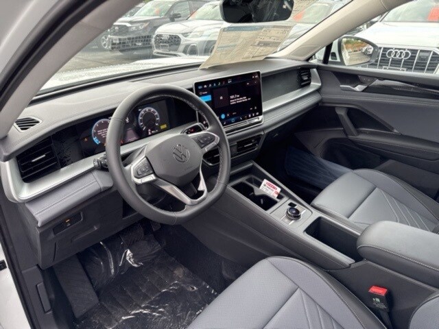 2025 Volkswagen Tiguan SE photo 4