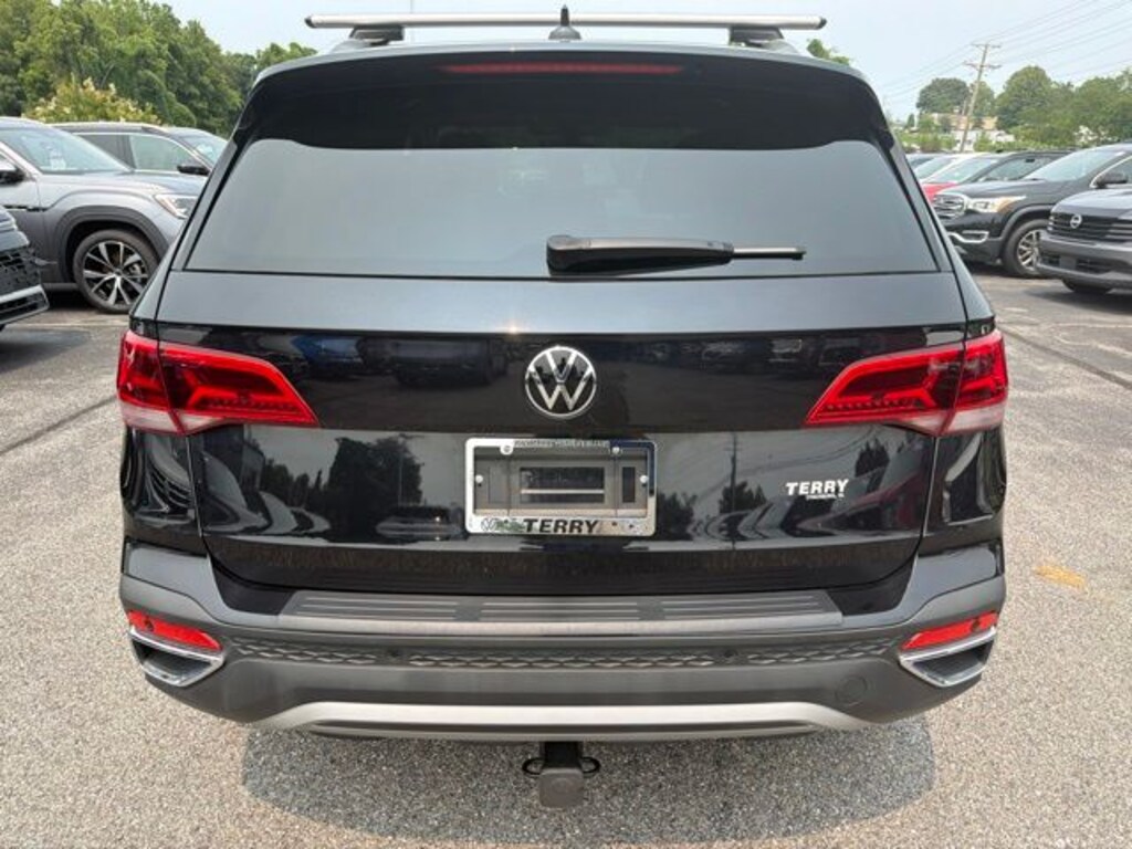 Used 2024 Volkswagen Taos 1.5T SEL SUV