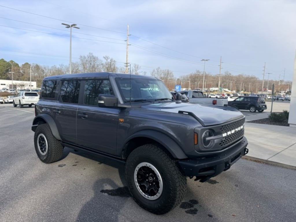 Used 2025 Ford Bronco Badlands SUV