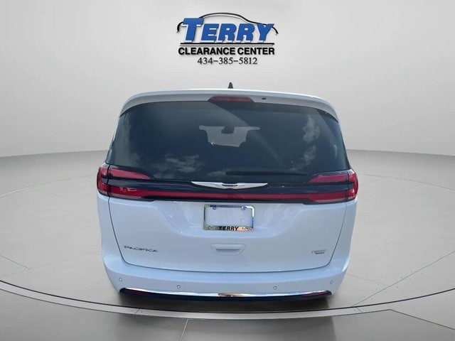 Used 2024 Chrysler Pacifica Touring L with VIN 2C4RC1BG1RR152810 for sale in Lynchburg, VA