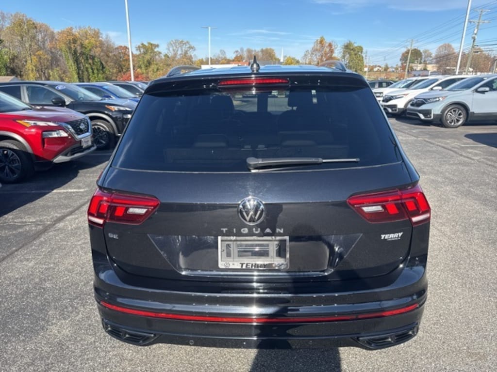 Used 2023 Volkswagen Tiguan 2.0T SE R-Line Black SUV
