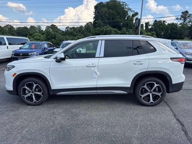 2025 Volkswagen Tiguan SE photo 3