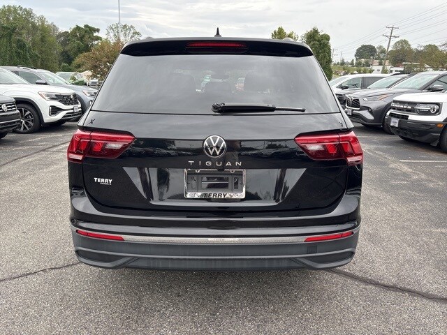 2024 Volkswagen Tiguan S photo 2