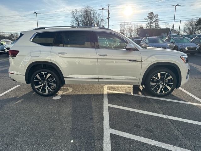 2026 Volkswagen Atlas SEL Premium R-Line's photo