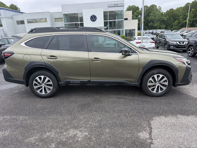 2025 Subaru Outback Premium's photo