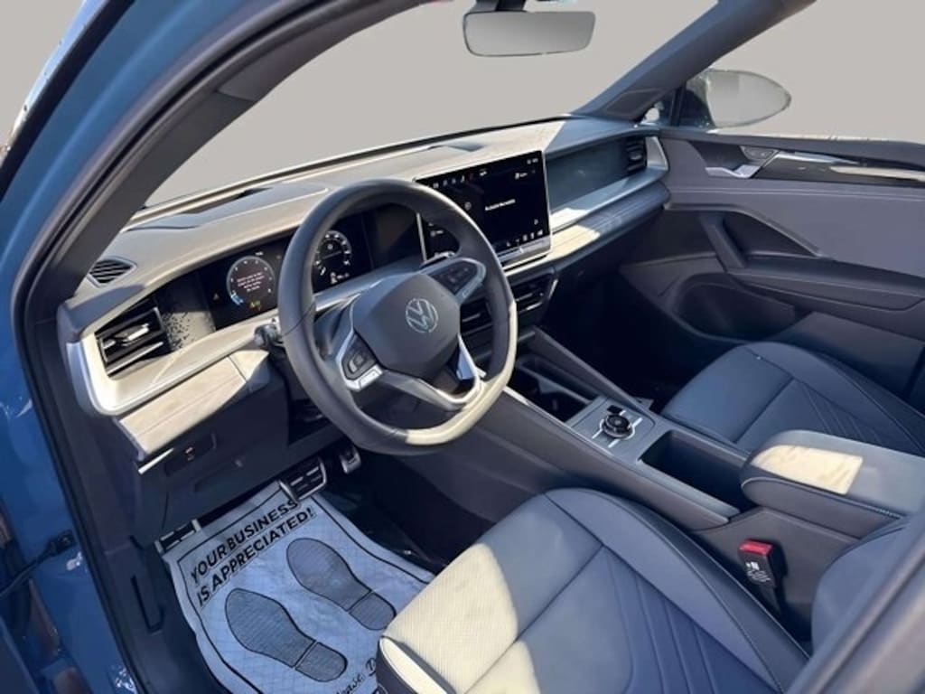 New 2025 Volkswagen Tiguan 2.0T SE R-Line Black SUV