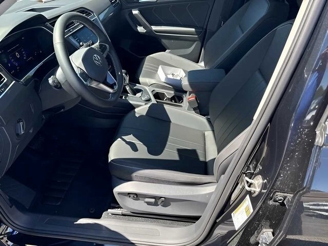 2024 Volkswagen Tiguan SE photo 4