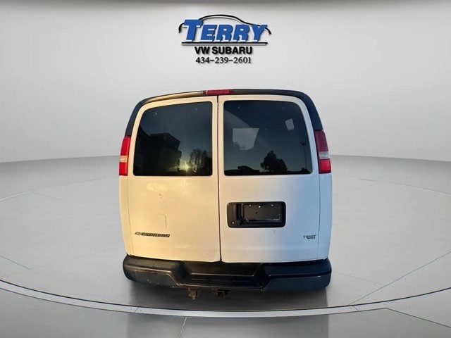 Used 2018 Chevrolet Express Passenger LT with VIN 1GAZGPFG2J1321168 for sale in Lynchburg, VA