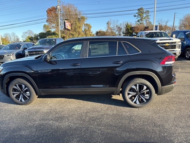 2026 Volkswagen Atlas Cross Sport SE photo 3