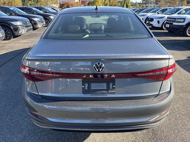 2026 Volkswagen Jetta 1.5T Sport photo 2