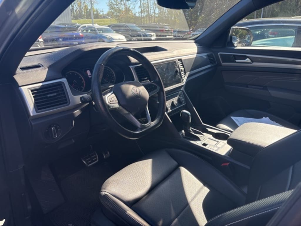 Used 2021 Volkswagen Atlas Cross Sport 3.6L V6 SE w/Technology R-Line SUV