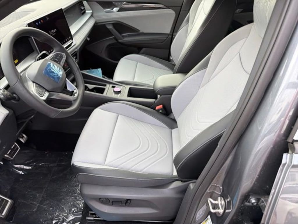 New 2026 Volkswagen Tiguan 2.0T SE R-Line Black SUV
