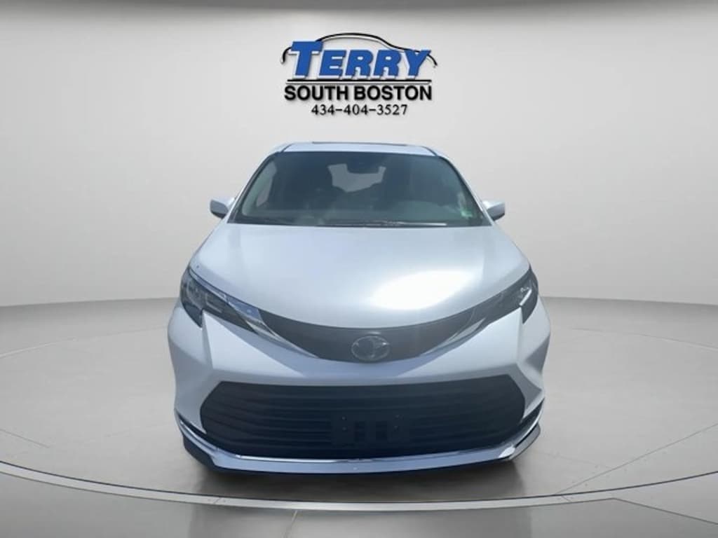 Used 2023 Toyota Sienna XLE 7 Passenger Van Passenger Van