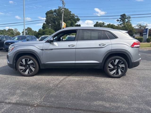 2024 Volkswagen Atlas Cross Sport SE Technology photo 3