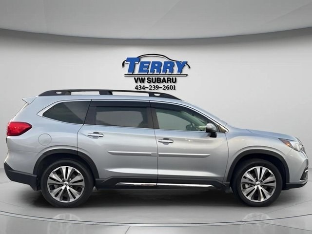 2022 Subaru Ascent Limited's photo