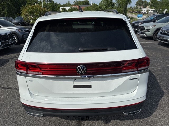 2025 Volkswagen Atlas SE Technology photo 2