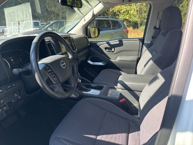 2023 Nissan Frontier SV photo 3