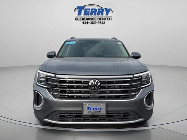 Used 2024 Volkswagen Atlas SE with VIN 1V2LR2CA5RC511863 for sale in Lynchburg, VA