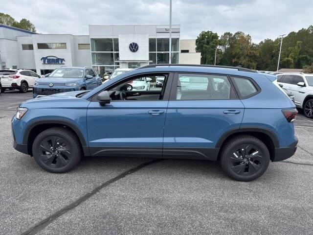 2025 Volkswagen Taos S photo 2