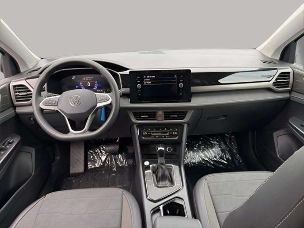New 2026 Volkswagen Taos 1.5T SE Black SUV