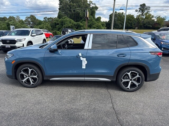 2025 Volkswagen Tiguan SE photo 2