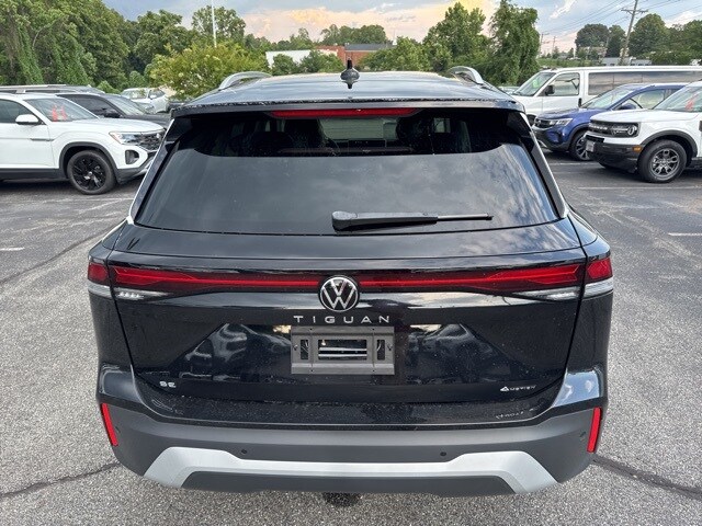 2025 Volkswagen Tiguan SE photo 2