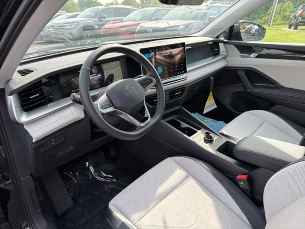 New 2026 Volkswagen Tiguan 2.0T SE SUV