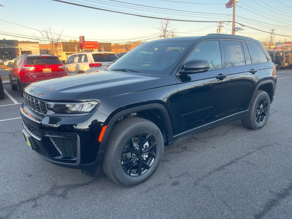 New 2026 Jeep Grand Cherokee Laredo Sport Utility