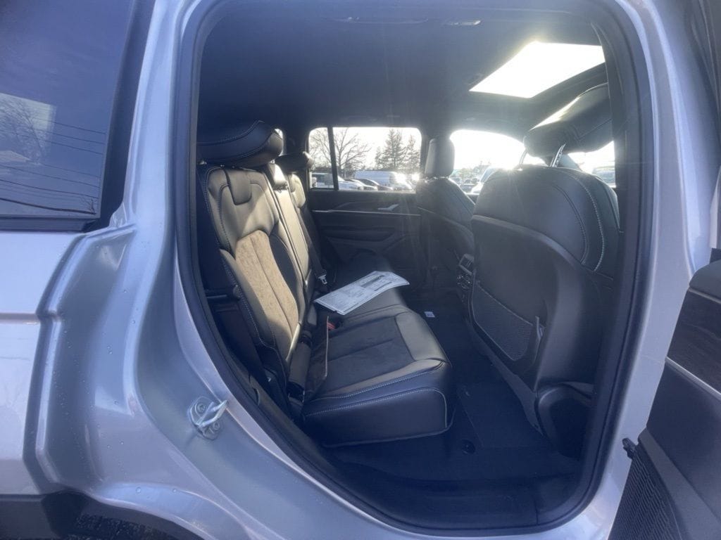 2026 Jeep Grand Cherokee Laredo - Photo 24