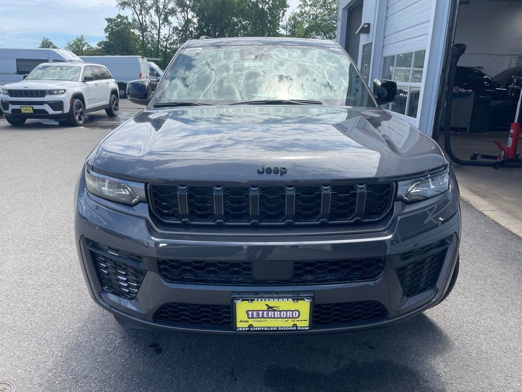 New 2026 Jeep Grand Cherokee L Laredo Sport Utility