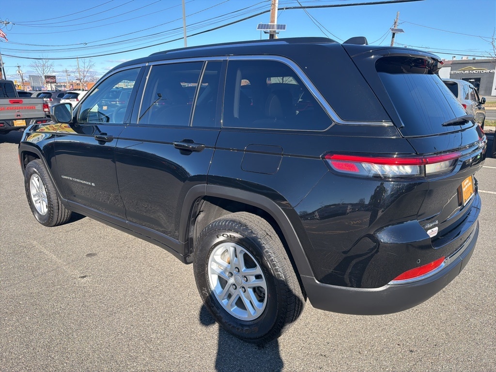 Used 2023 Jeep Grand Cherokee Laredo SUV